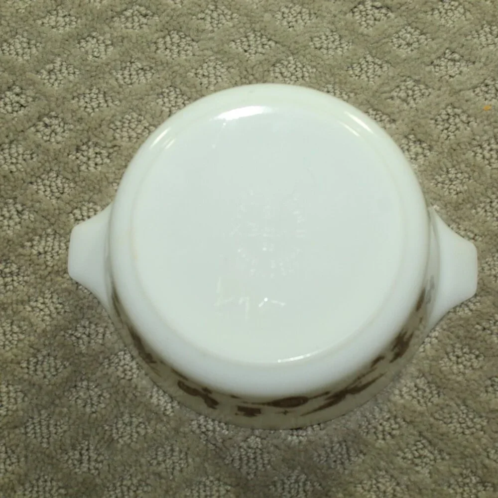 Vintage PYREX Early American #472 1.5 Pint Casserole Dish with lid